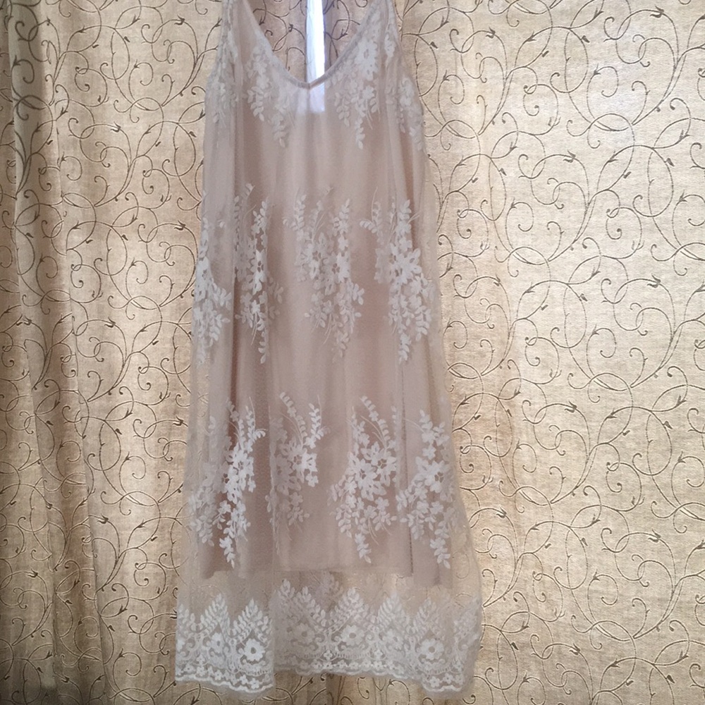 White lace spaghetti strap dress